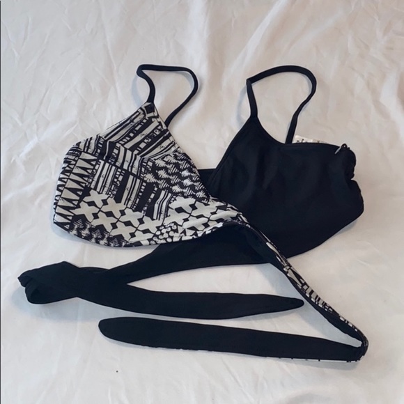 L*Space 2-Piece Bikini set - Picture 6 of 11